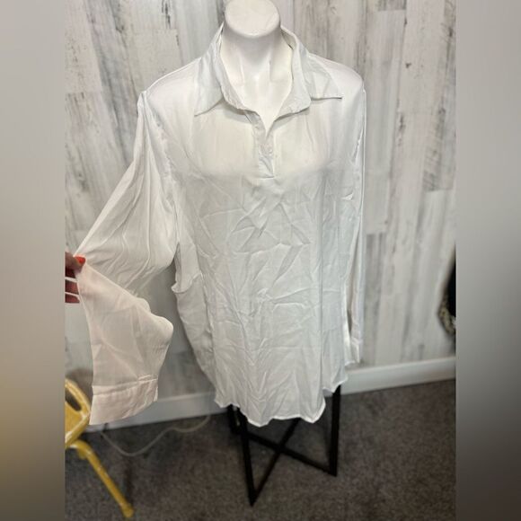 White blouse - Picture 4 of 7